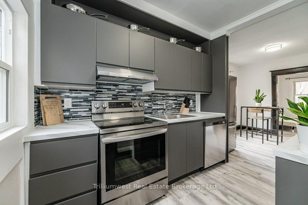 Photo 8 of 48 Troy Street, Kitchener — HOMEH