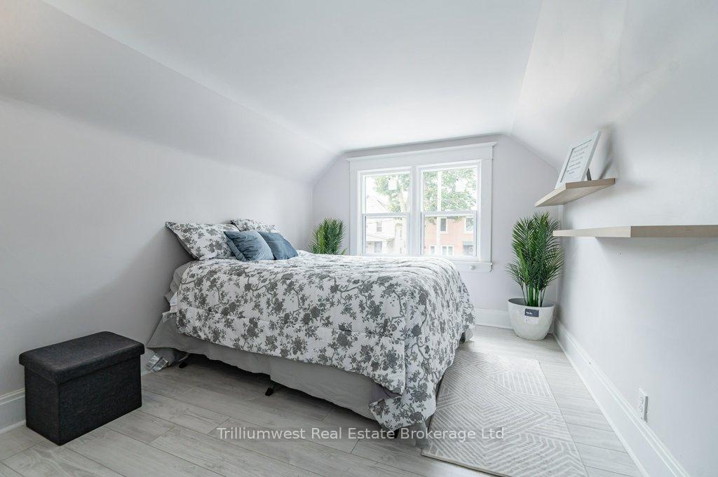 Photo 14 of 48 Troy Street, Kitchener — HOMEH