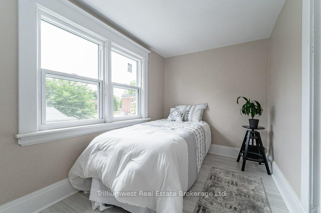 Photo 15 of 48 Troy Street, Kitchener — HOMEH