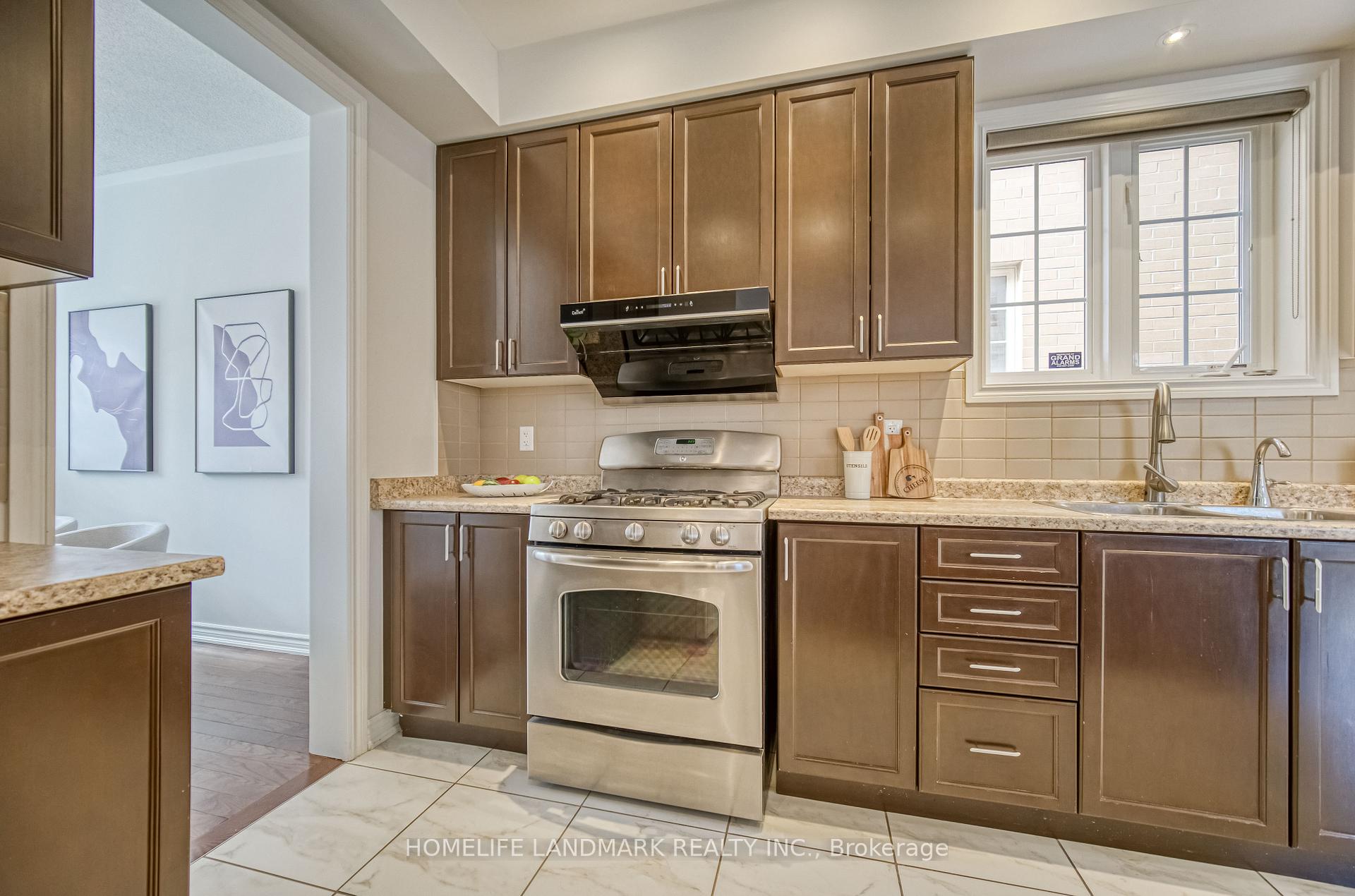 Photo 14 of 131 Reflection Road, Markham, Cathedraltown — HOMEH