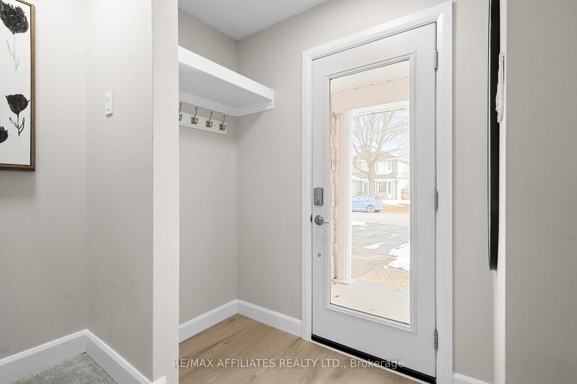 Photo 3 of 9 Filion Crescent, Ottawa, Kanata - Bridlewood — HOMEH