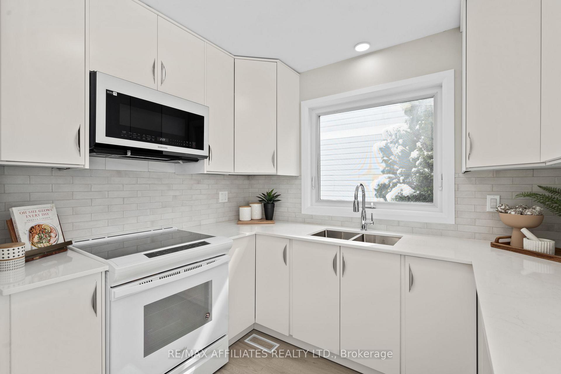 Photo 11 of 9 Filion Crescent, Ottawa, Kanata - Bridlewood — HOMEH