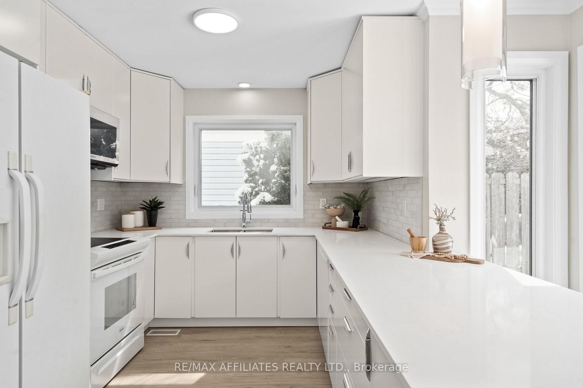 Photo 12 of 9 Filion Crescent, Ottawa, Kanata - Bridlewood — HOMEH