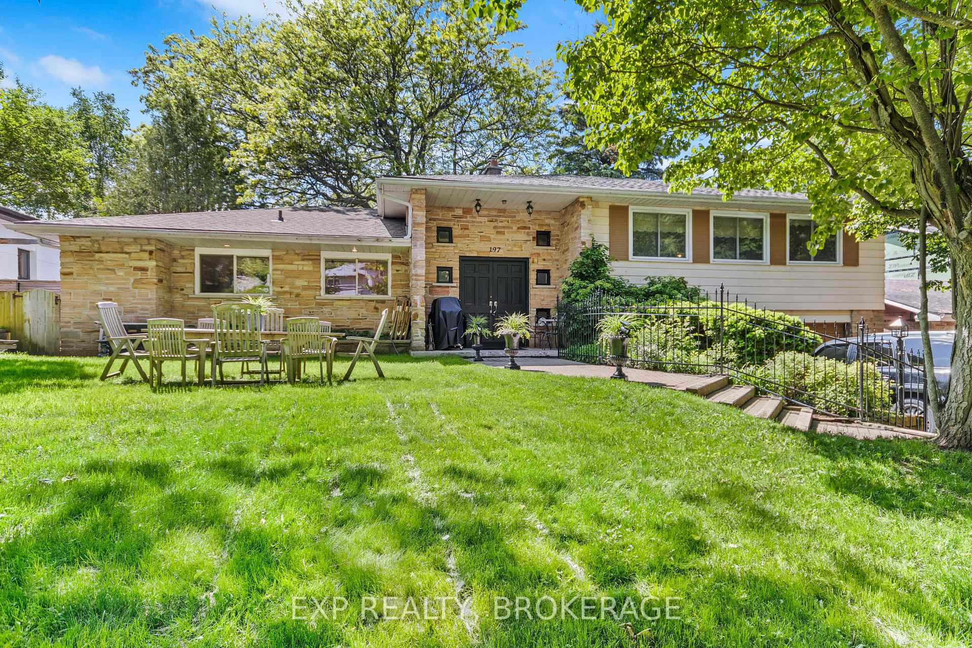 Photo 1 of 197 Fairway Hill Crescent, Kingston, Central City West — HOMEH