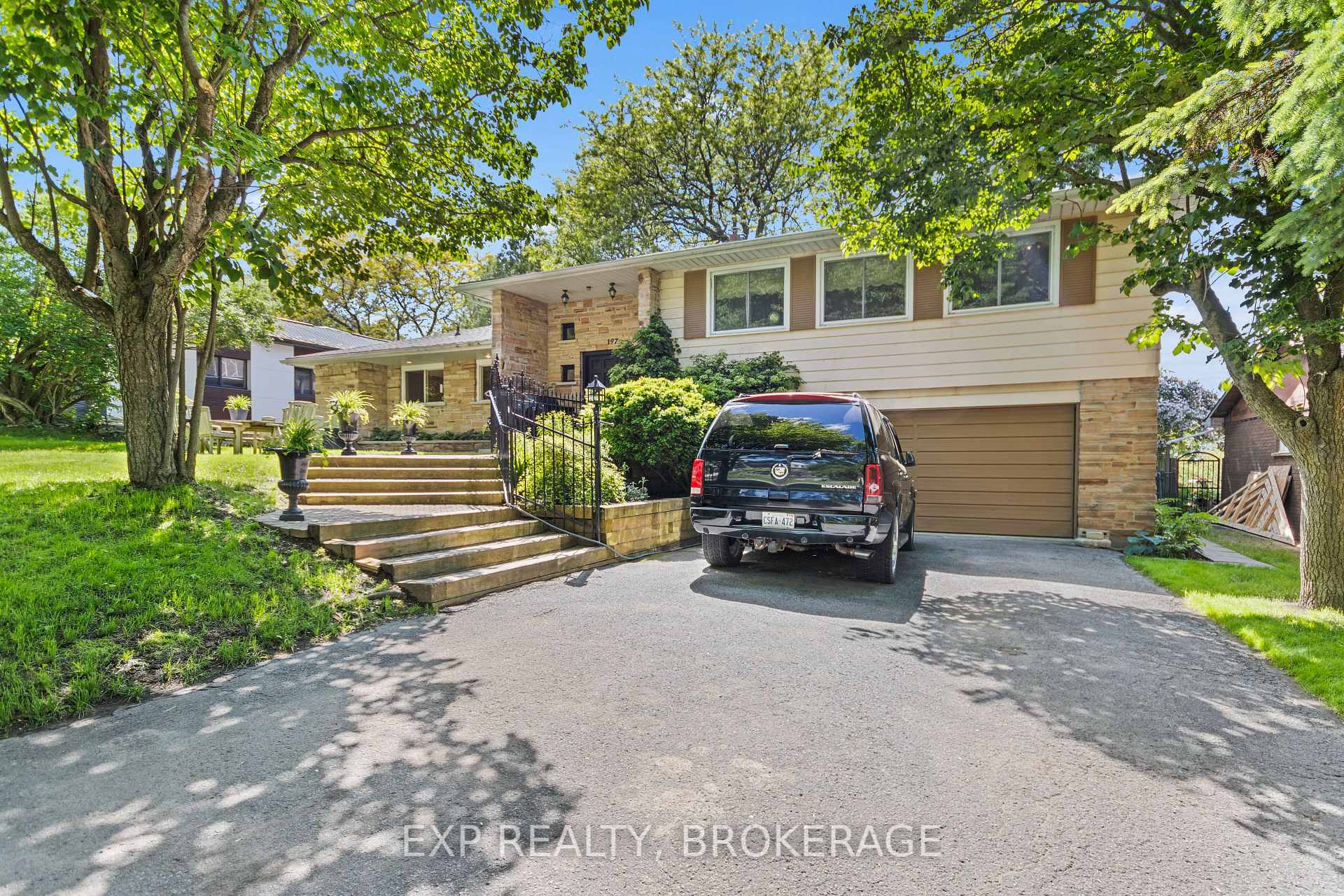 Photo 3 of 197 Fairway Hill Crescent, Kingston, Central City West — HOMEH
