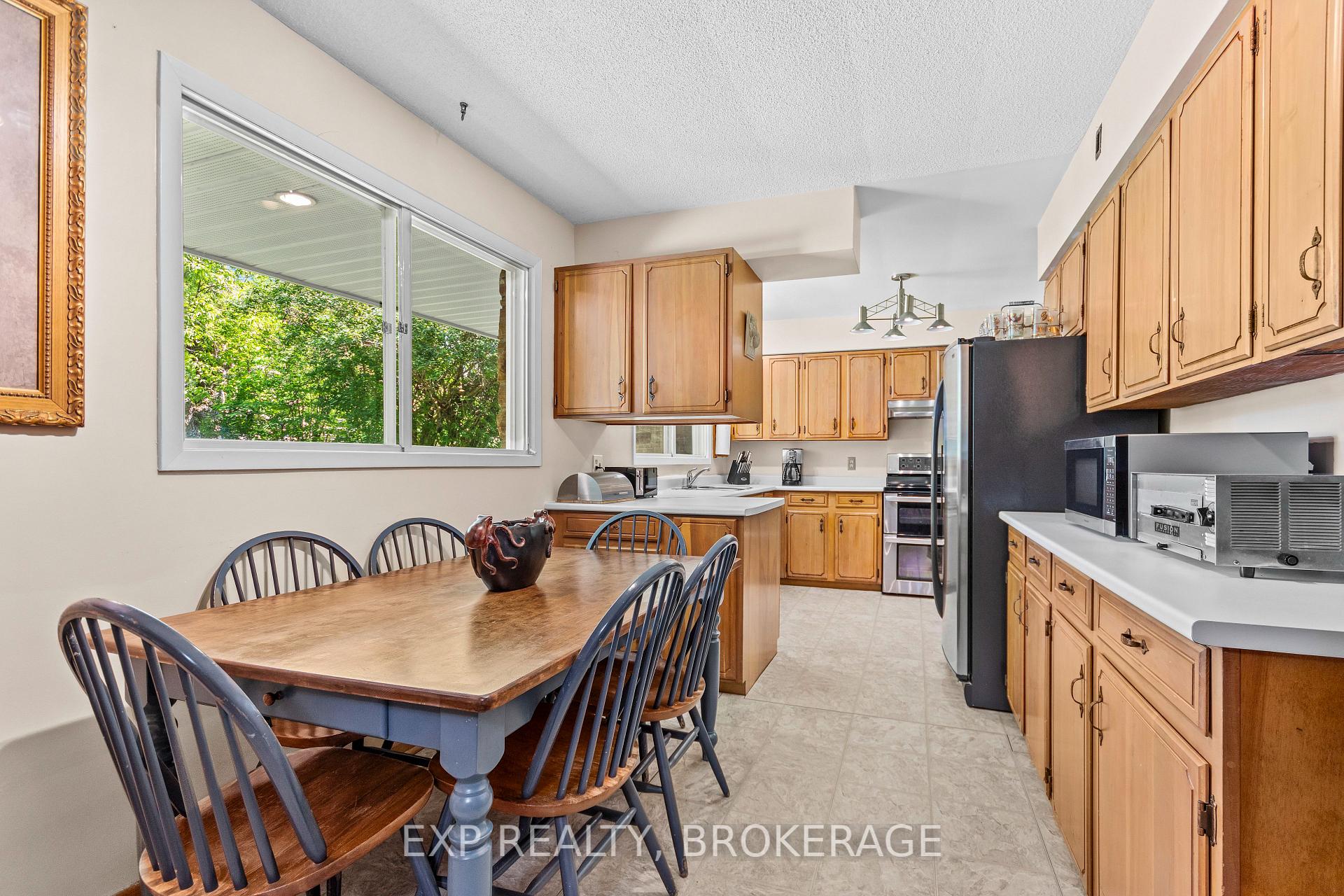 Photo 13 of 197 Fairway Hill Crescent, Kingston, Central City West — HOMEH
