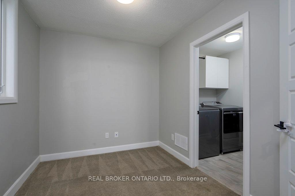 Photo 5 of 215 Hibernian Walk, Ottawa, Kanata - Emerald Meadows/Trailwest — HOMEH