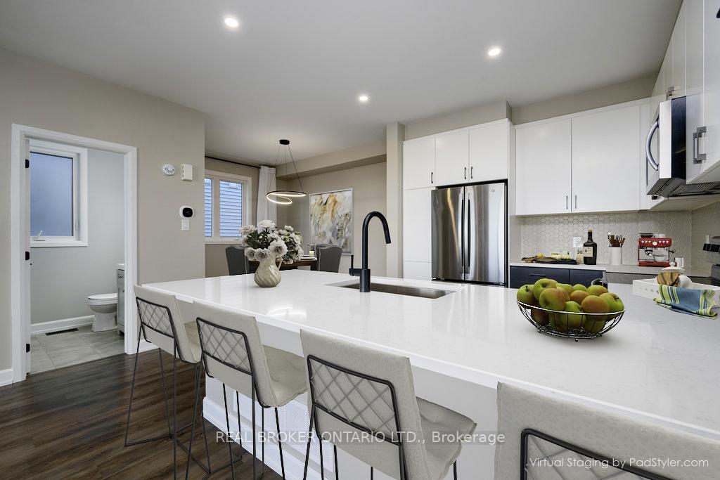Photo 13 of 215 Hibernian Walk, Ottawa, Kanata - Emerald Meadows/Trailwest — HOMEH