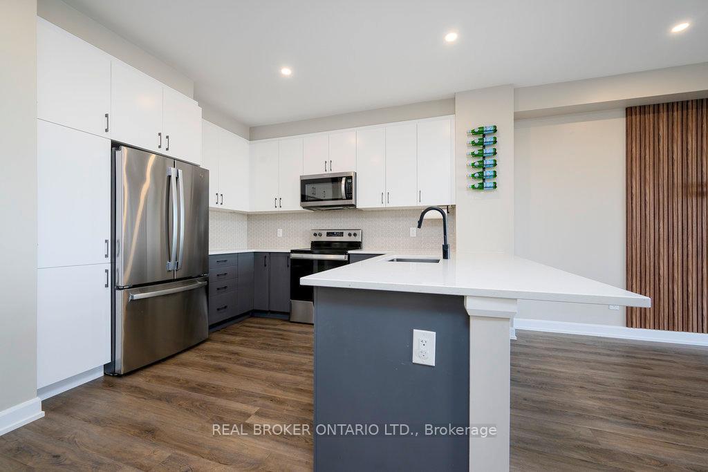 Photo 14 of 215 Hibernian Walk, Ottawa, Kanata - Emerald Meadows/Trailwest — HOMEH