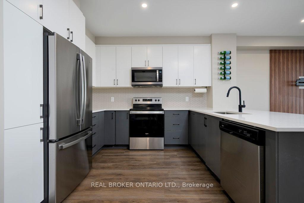 Photo 15 of 215 Hibernian Walk, Ottawa, Kanata - Emerald Meadows/Trailwest — HOMEH