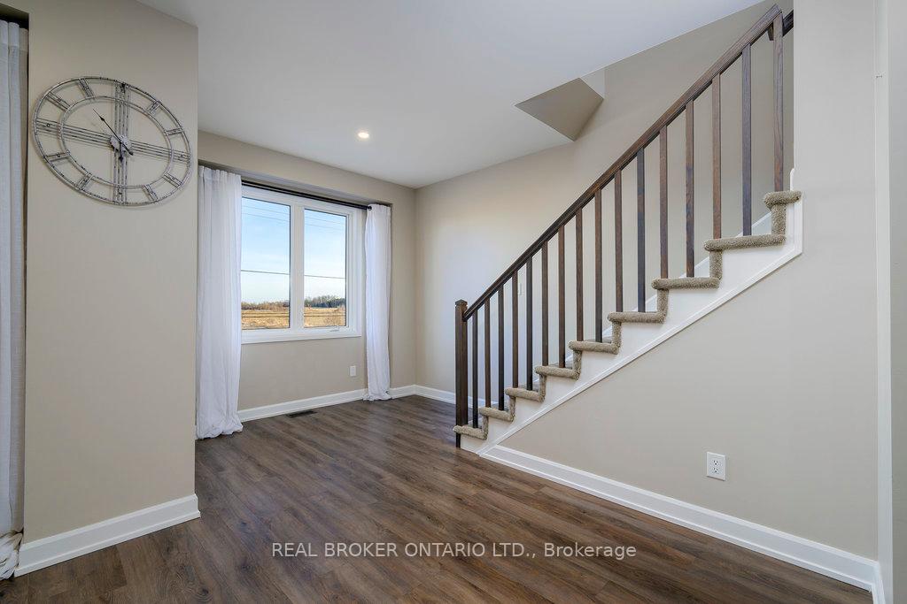 Photo 18 of 215 Hibernian Walk, Ottawa, Kanata - Emerald Meadows/Trailwest — HOMEH