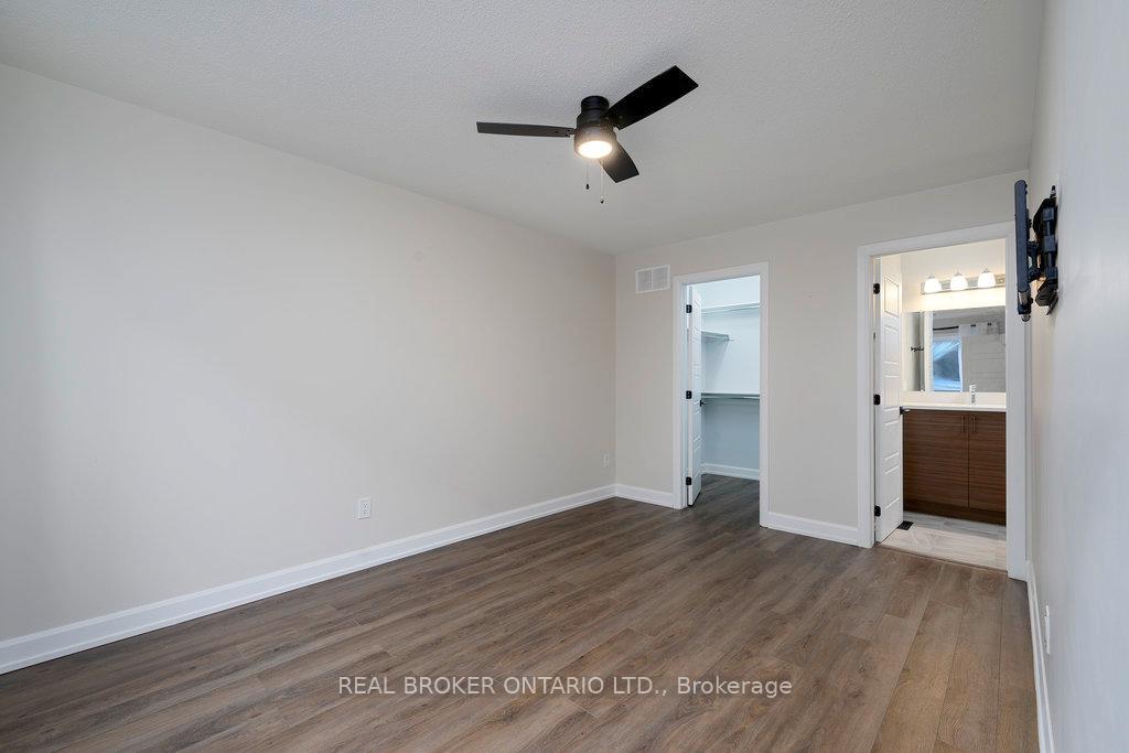 Photo 24 of 215 Hibernian Walk, Ottawa, Kanata - Emerald Meadows/Trailwest — HOMEH