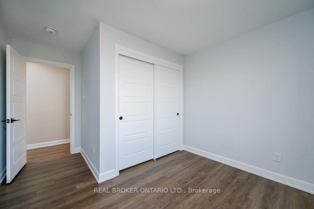Photo 33 of 215 Hibernian Walk, Ottawa, Kanata - Emerald Meadows/Trailwest — HOMEH