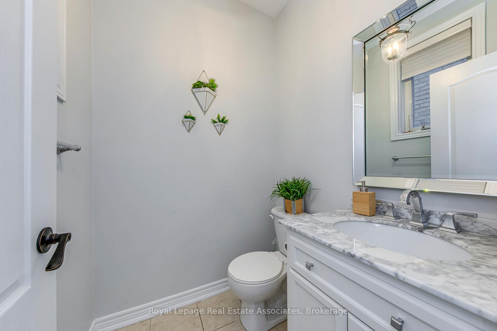Photo 20 of 191 Holmes Crescent, Milton, Scott — HOMEH