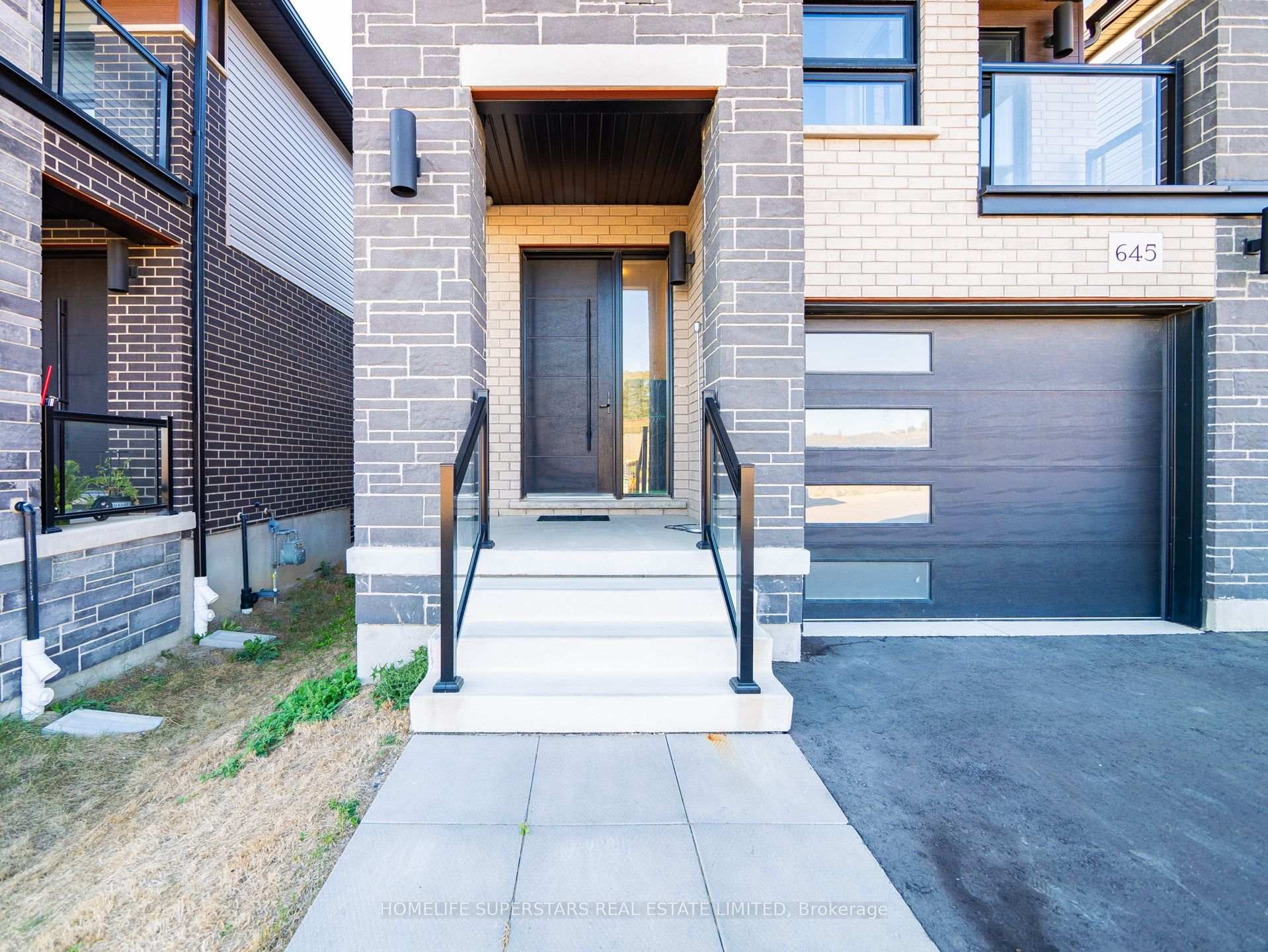 Photo 3 of 645 Benninger Drive, Kitchener — HOMEH