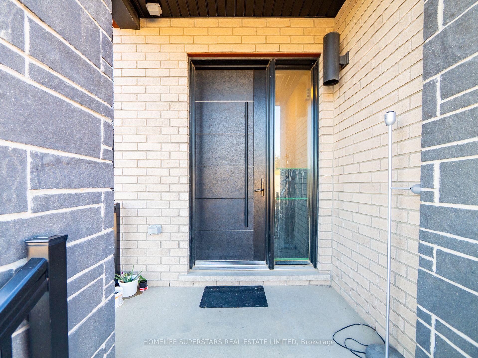 Photo 4 of 645 Benninger Drive, Kitchener — HOMEH