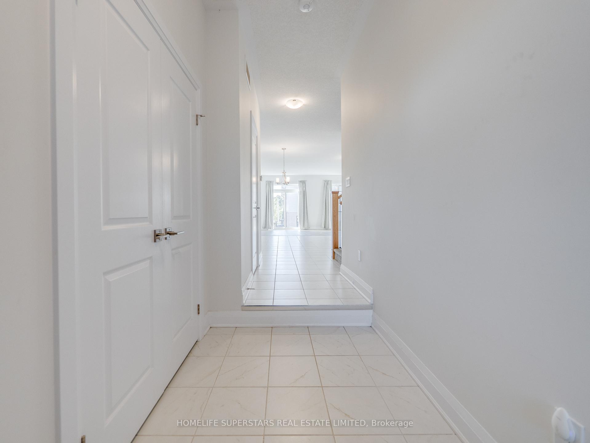 Photo 5 of 645 Benninger Drive, Kitchener — HOMEH