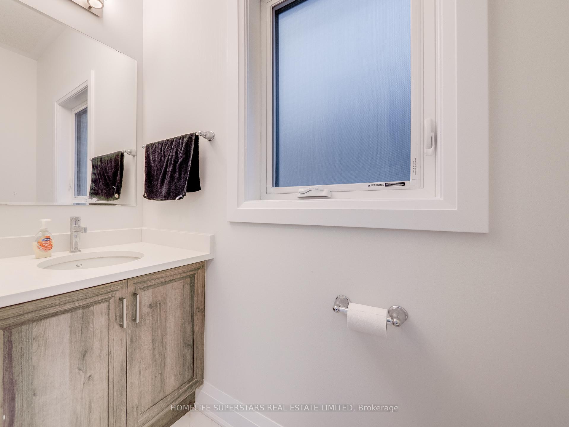 Photo 7 of 645 Benninger Drive, Kitchener — HOMEH