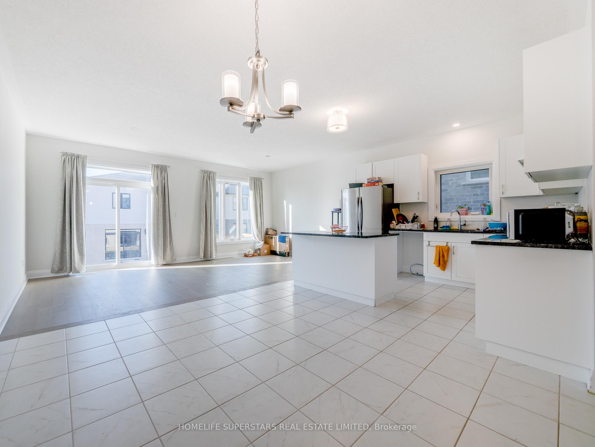 Photo 8 of 645 Benninger Drive, Kitchener — HOMEH