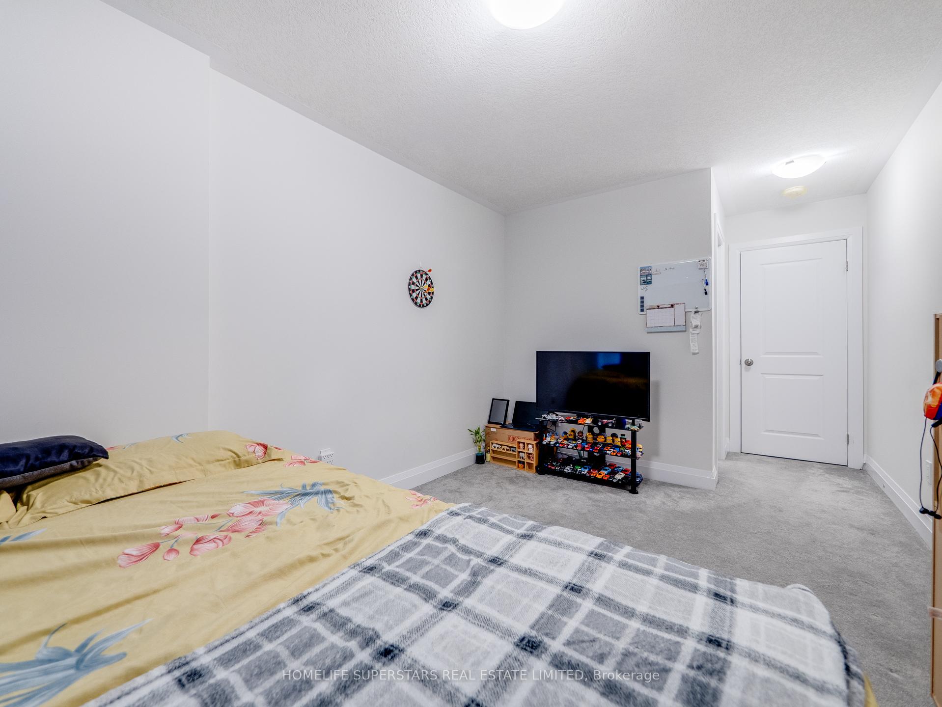 Photo 30 of 645 Benninger Drive, Kitchener — HOMEH