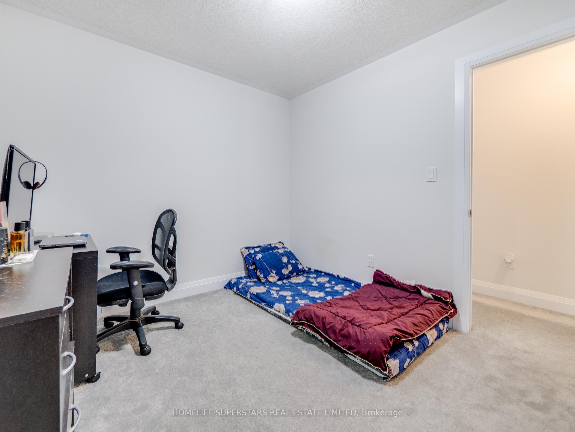Photo 32 of 645 Benninger Drive, Kitchener — HOMEH