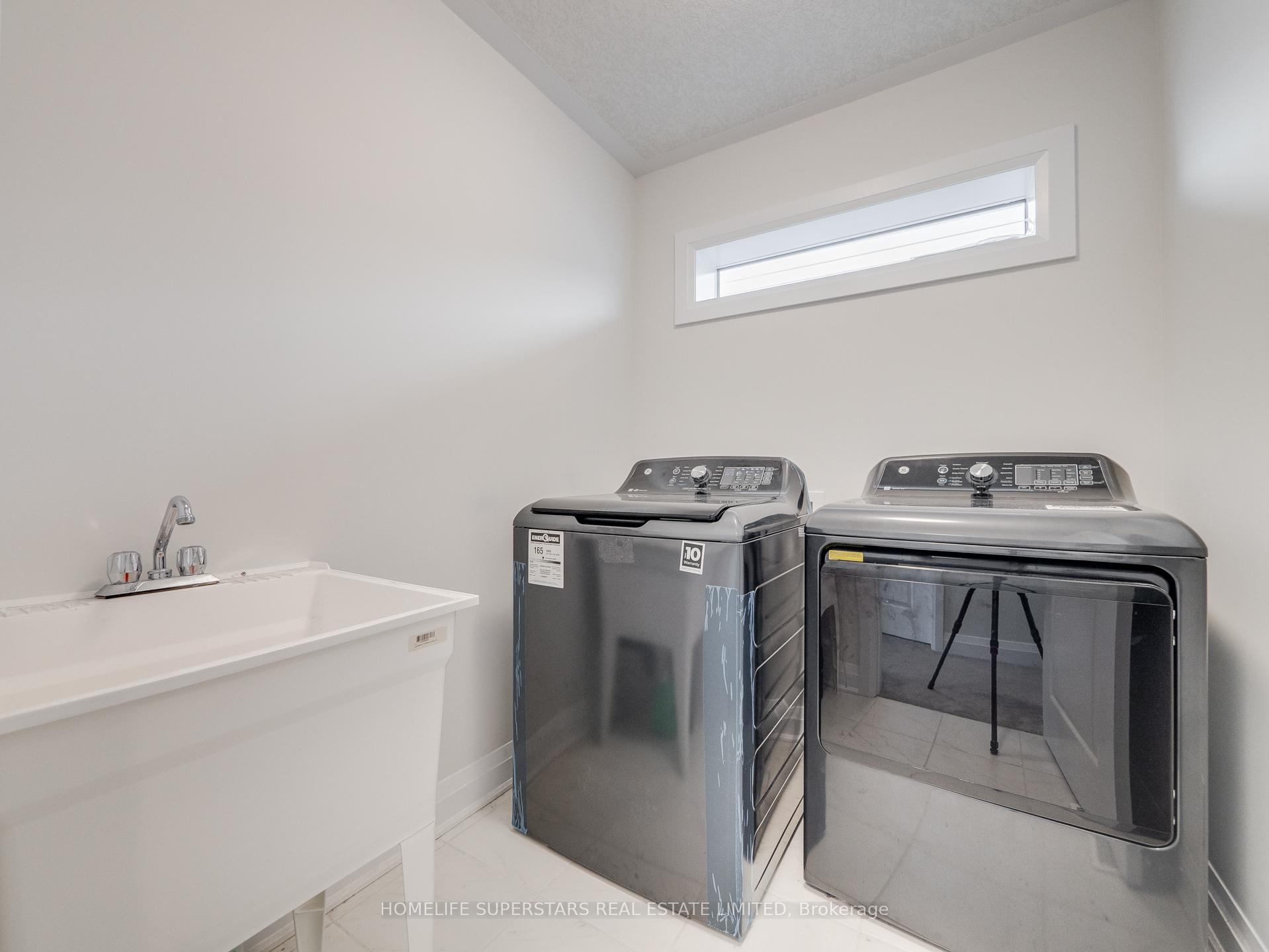 Photo 34 of 645 Benninger Drive, Kitchener — HOMEH
