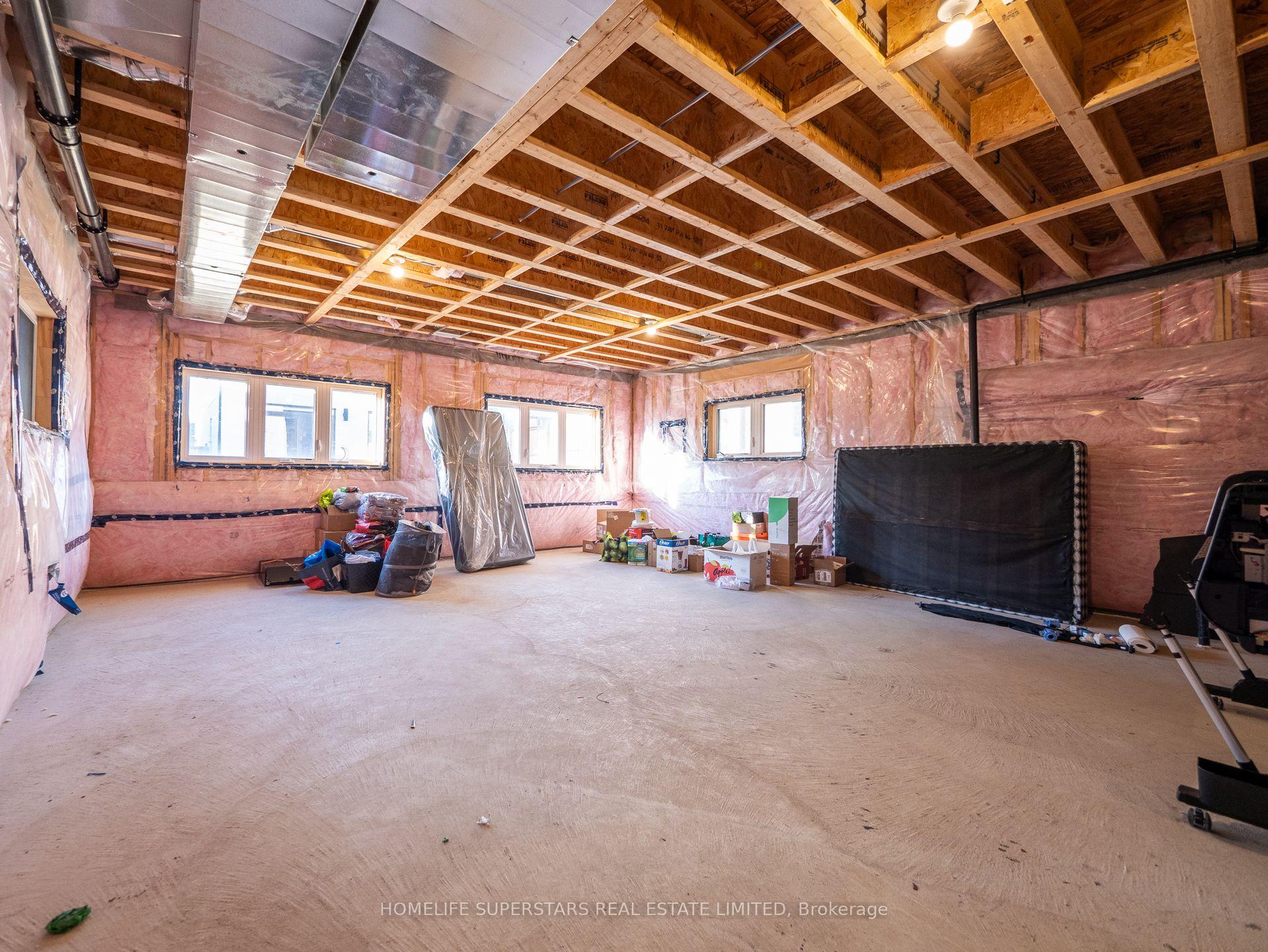 Photo 35 of 645 Benninger Drive, Kitchener — HOMEH