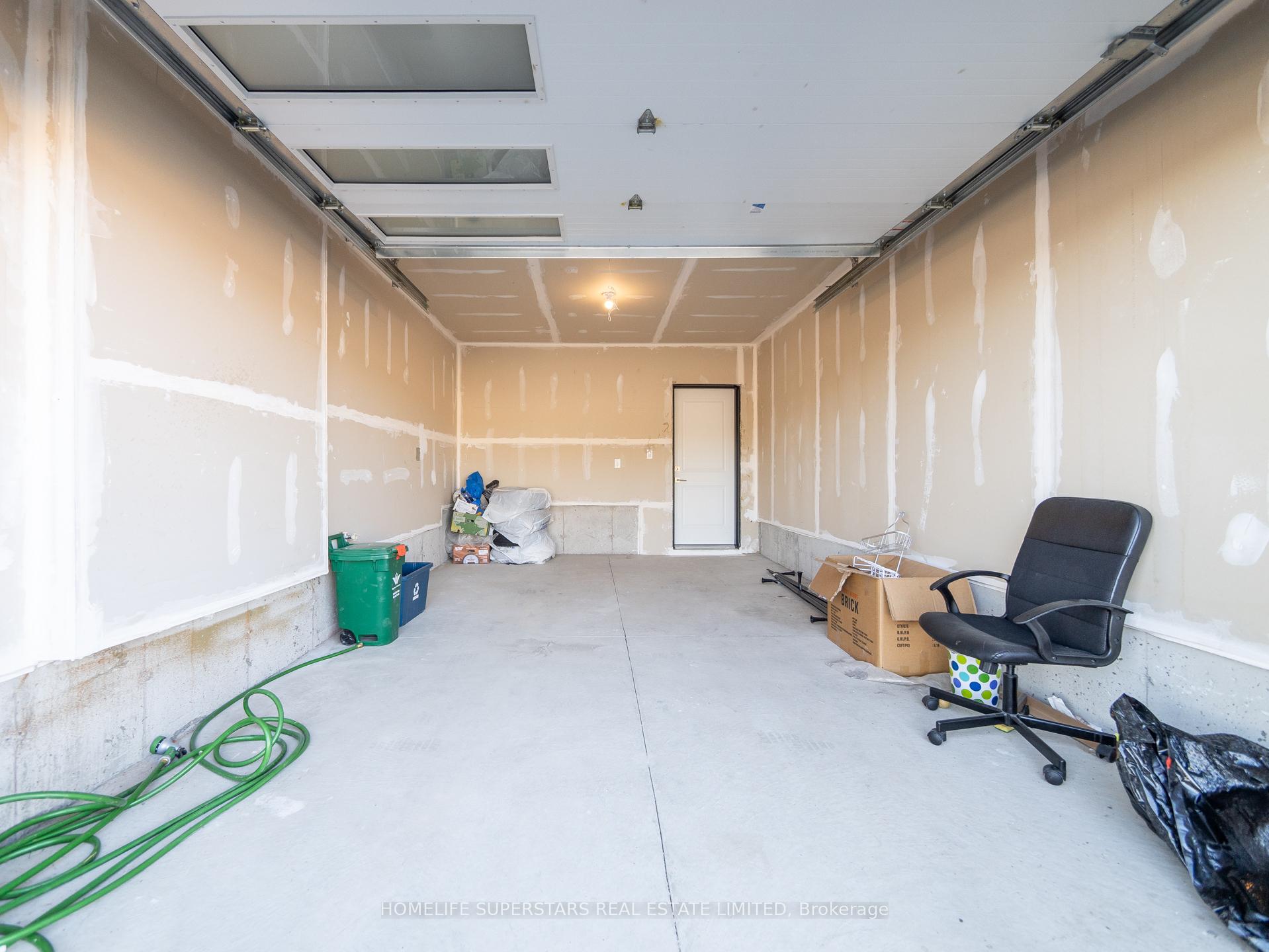 Photo 37 of 645 Benninger Drive, Kitchener — HOMEH