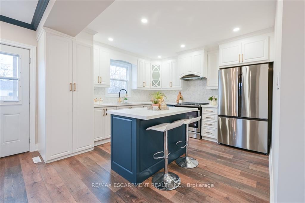 Photo 5 of Unit UPPER  UNIT, 180 Tolton Avenue, Hamilton, Normanhurst — HOMEH