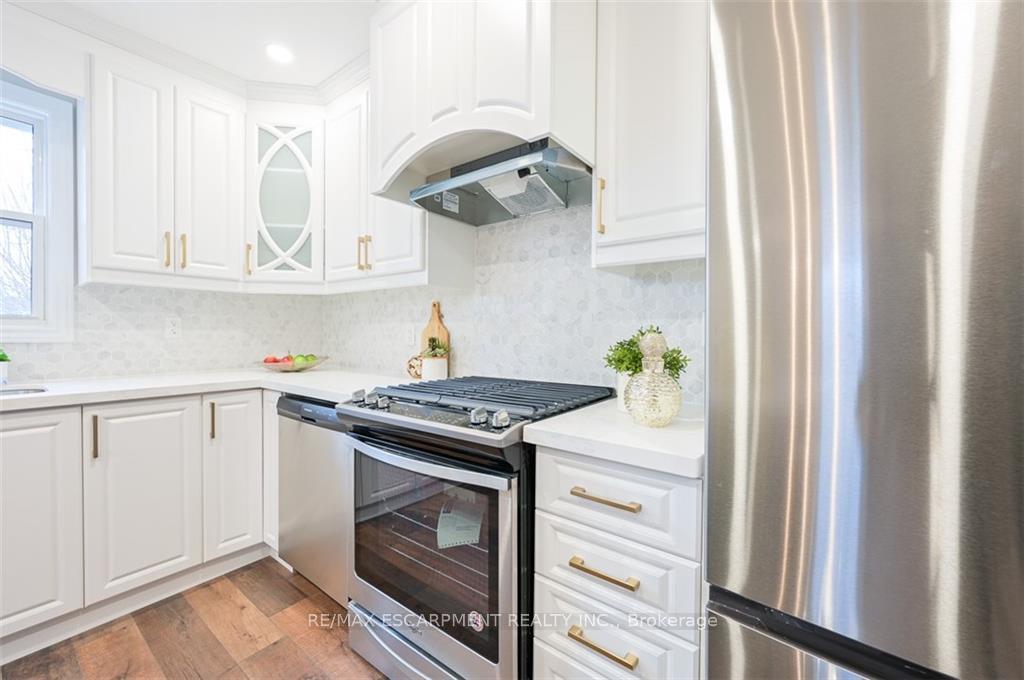 Photo 6 of Unit UPPER  UNIT, 180 Tolton Avenue, Hamilton, Normanhurst — HOMEH