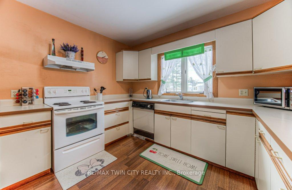 Photo 12 of 255 Bedford Road, Kitchener — HOMEH