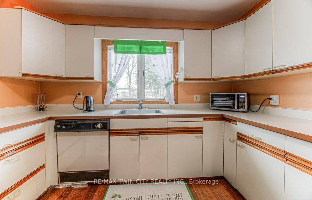 Photo 13 of 255 Bedford Road, Kitchener — HOMEH