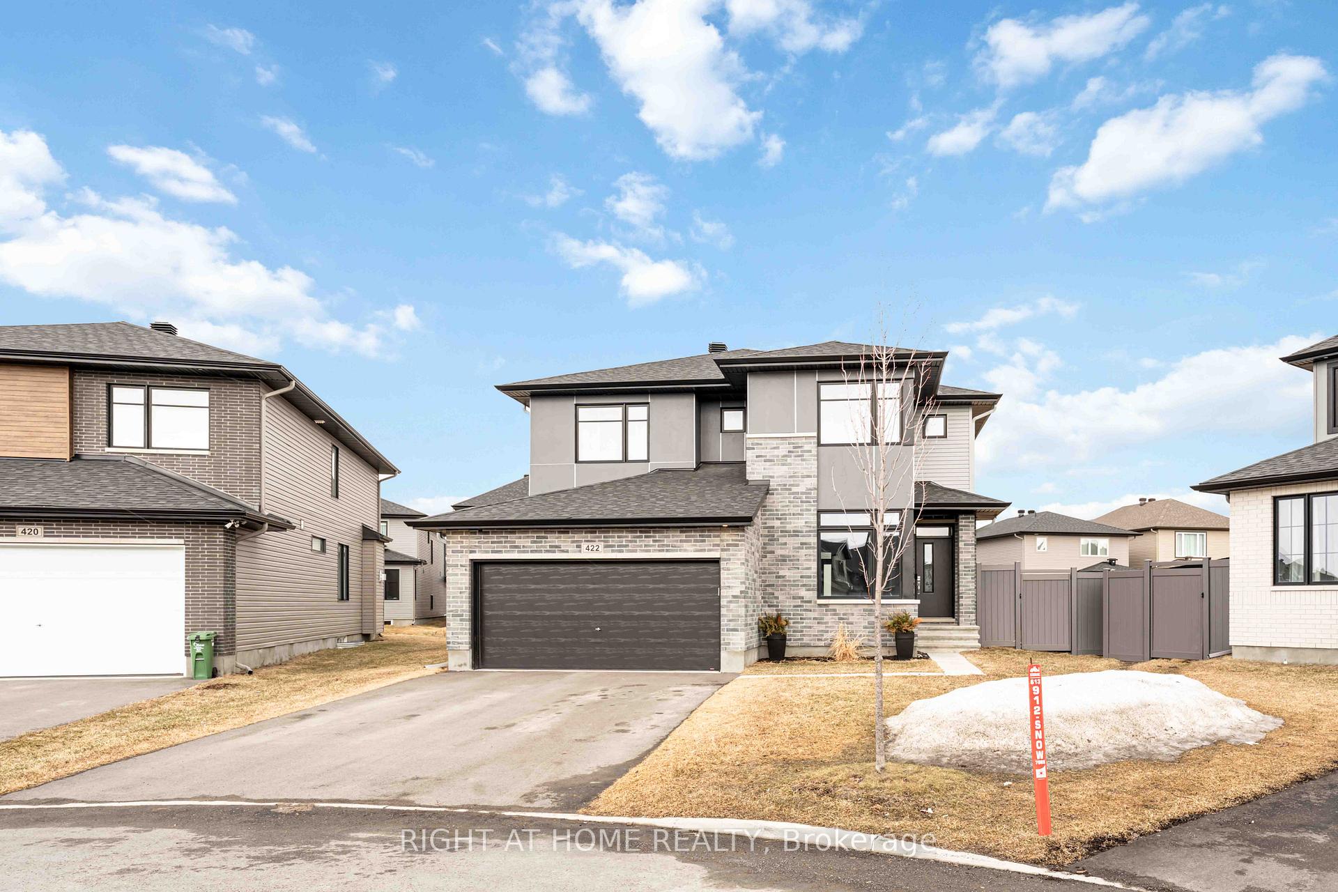 Photo 2 of 422 Gidran Circle, Ottawa, Kanata - Emerald Meadows/Trailwest — HOMEH