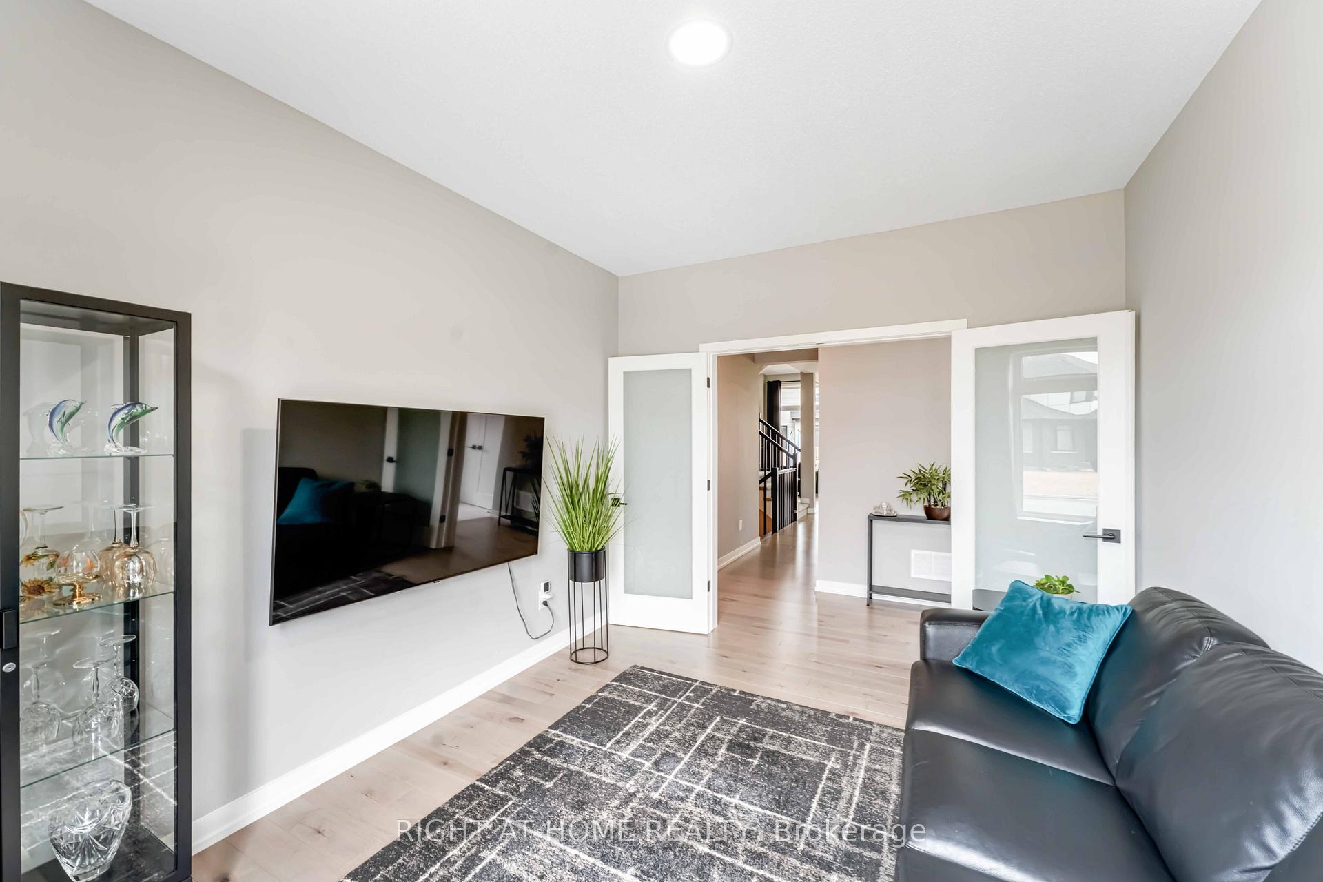 Photo 6 of 422 Gidran Circle, Ottawa, Kanata - Emerald Meadows/Trailwest — HOMEH