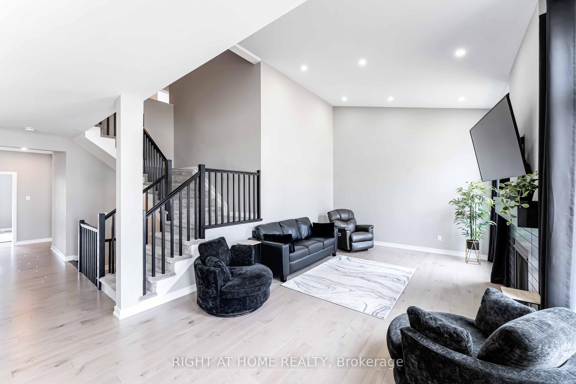 Photo 9 of 422 Gidran Circle, Ottawa, Kanata - Emerald Meadows/Trailwest — HOMEH