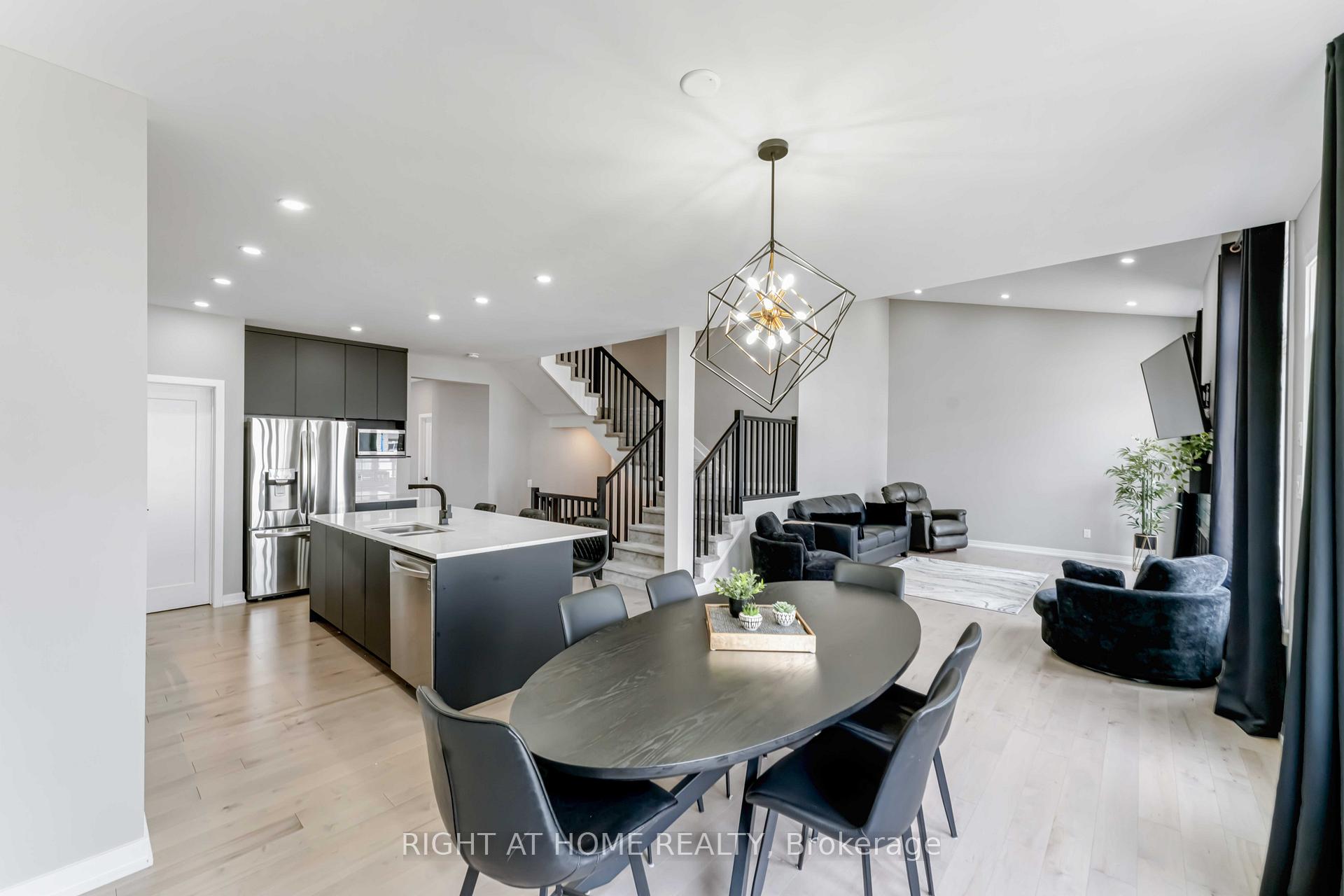 Photo 13 of 422 Gidran Circle, Ottawa, Kanata - Emerald Meadows/Trailwest — HOMEH