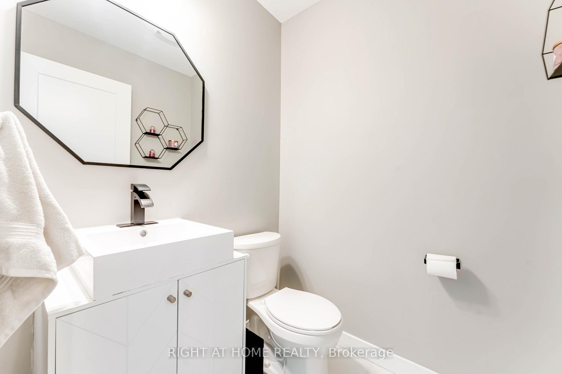 Photo 15 of 422 Gidran Circle, Ottawa, Kanata - Emerald Meadows/Trailwest — HOMEH