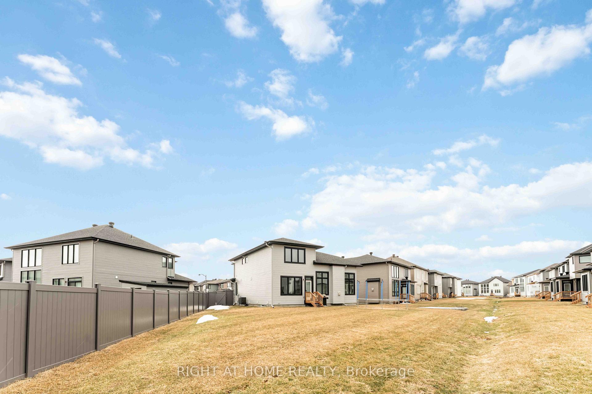 Photo 40 of 422 Gidran Circle, Ottawa, Kanata - Emerald Meadows/Trailwest — HOMEH