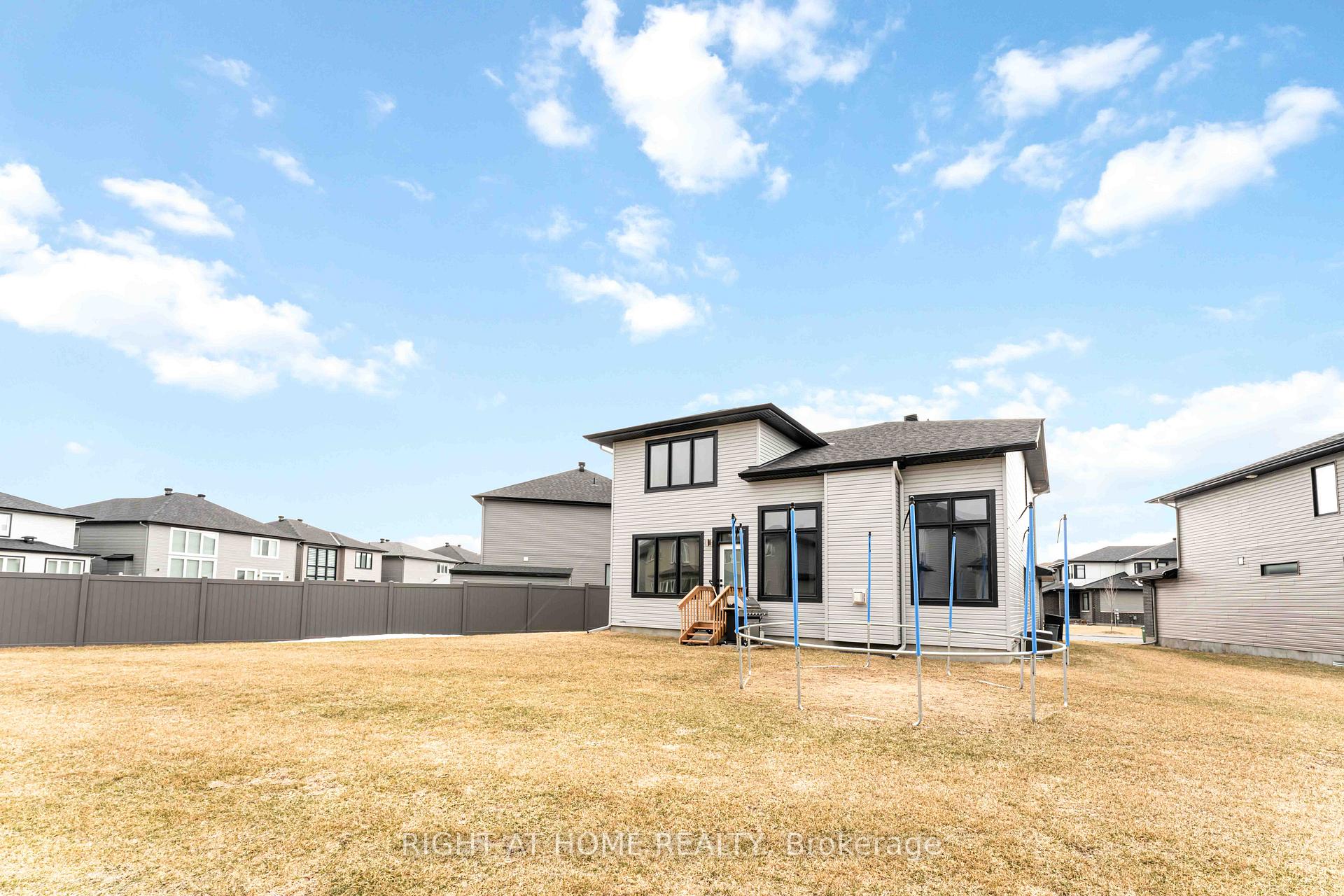 Photo 41 of 422 Gidran Circle, Ottawa, Kanata - Emerald Meadows/Trailwest — HOMEH