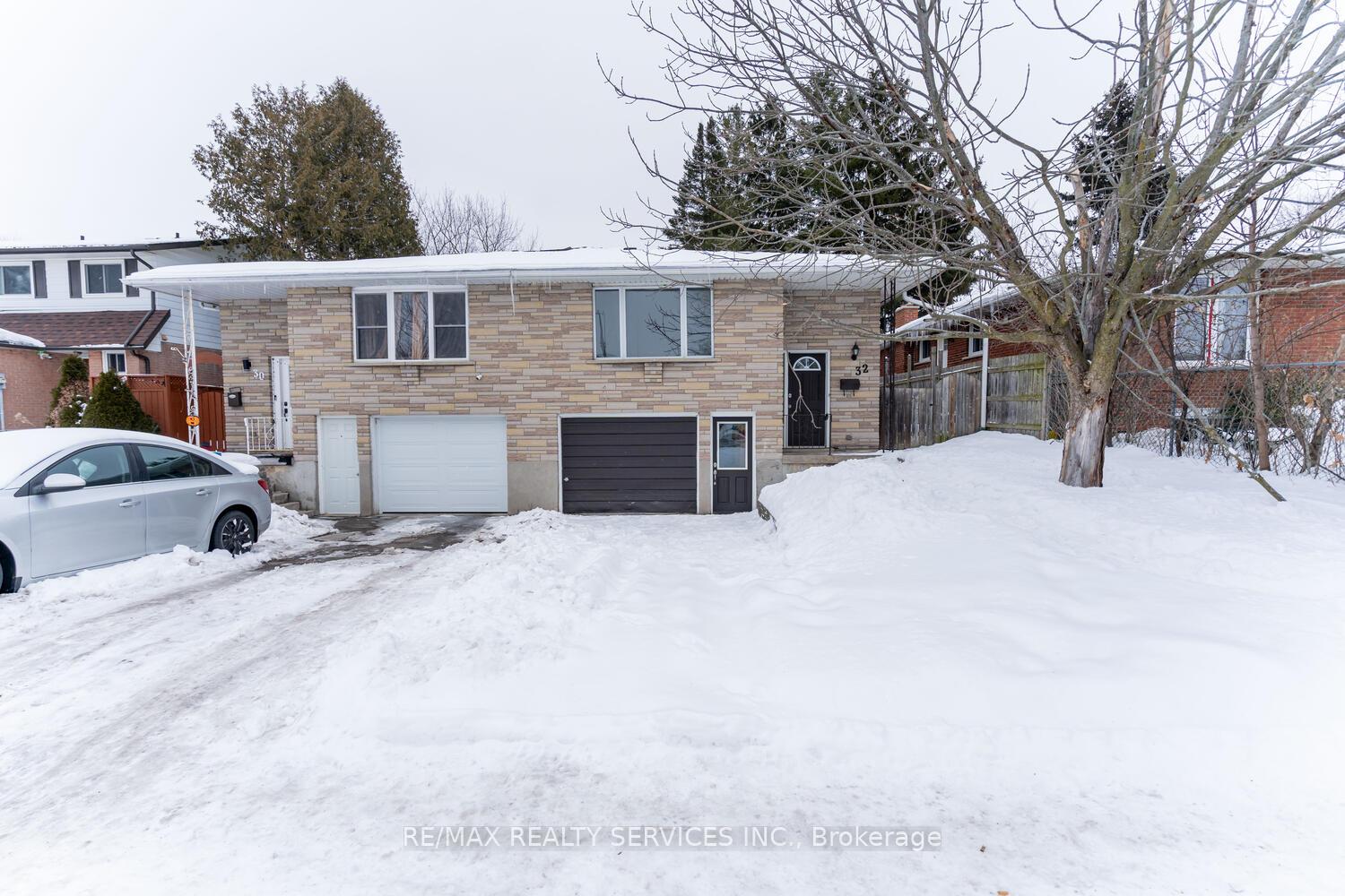 Photo 2 of 32 Obermeyer Drive, Kitchener — HOMEH