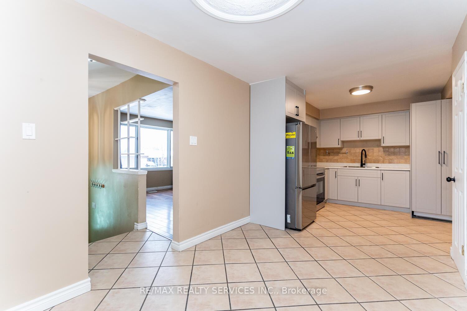 Photo 9 of 32 Obermeyer Drive, Kitchener — HOMEH