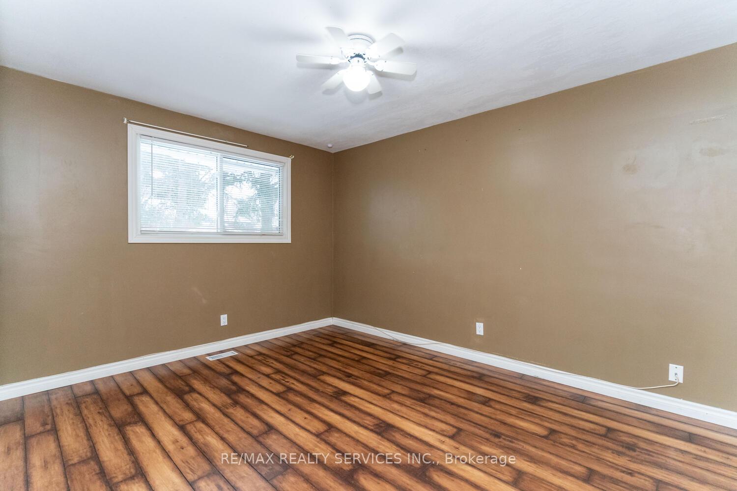 Photo 18 of 32 Obermeyer Drive, Kitchener — HOMEH