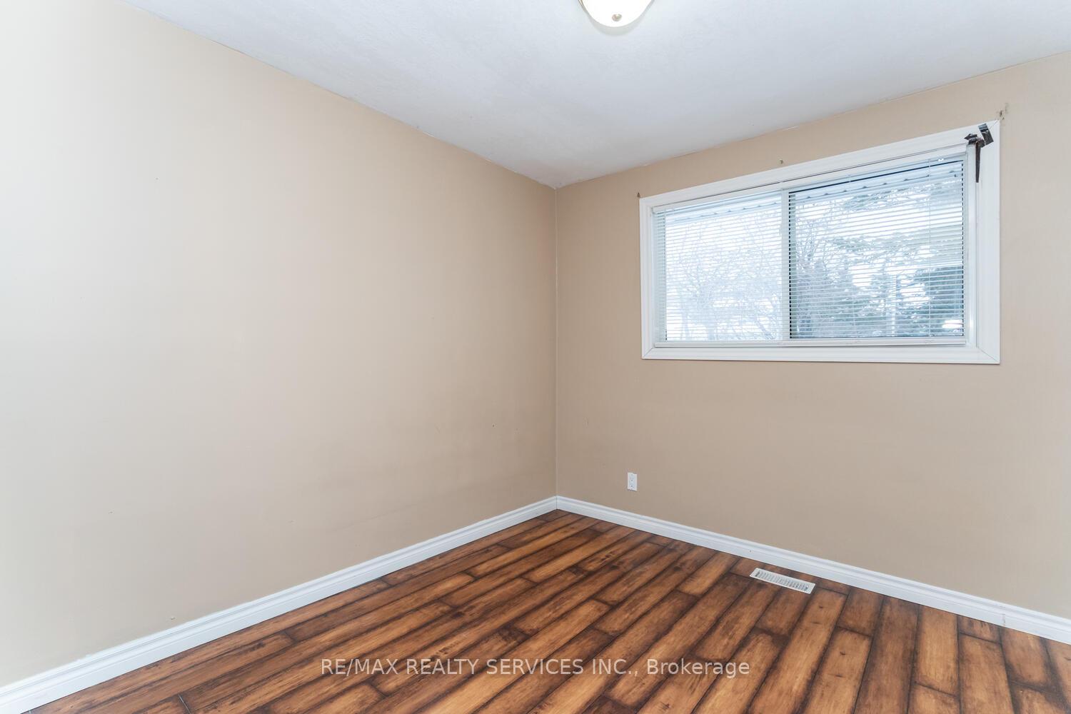Photo 27 of 32 Obermeyer Drive, Kitchener — HOMEH