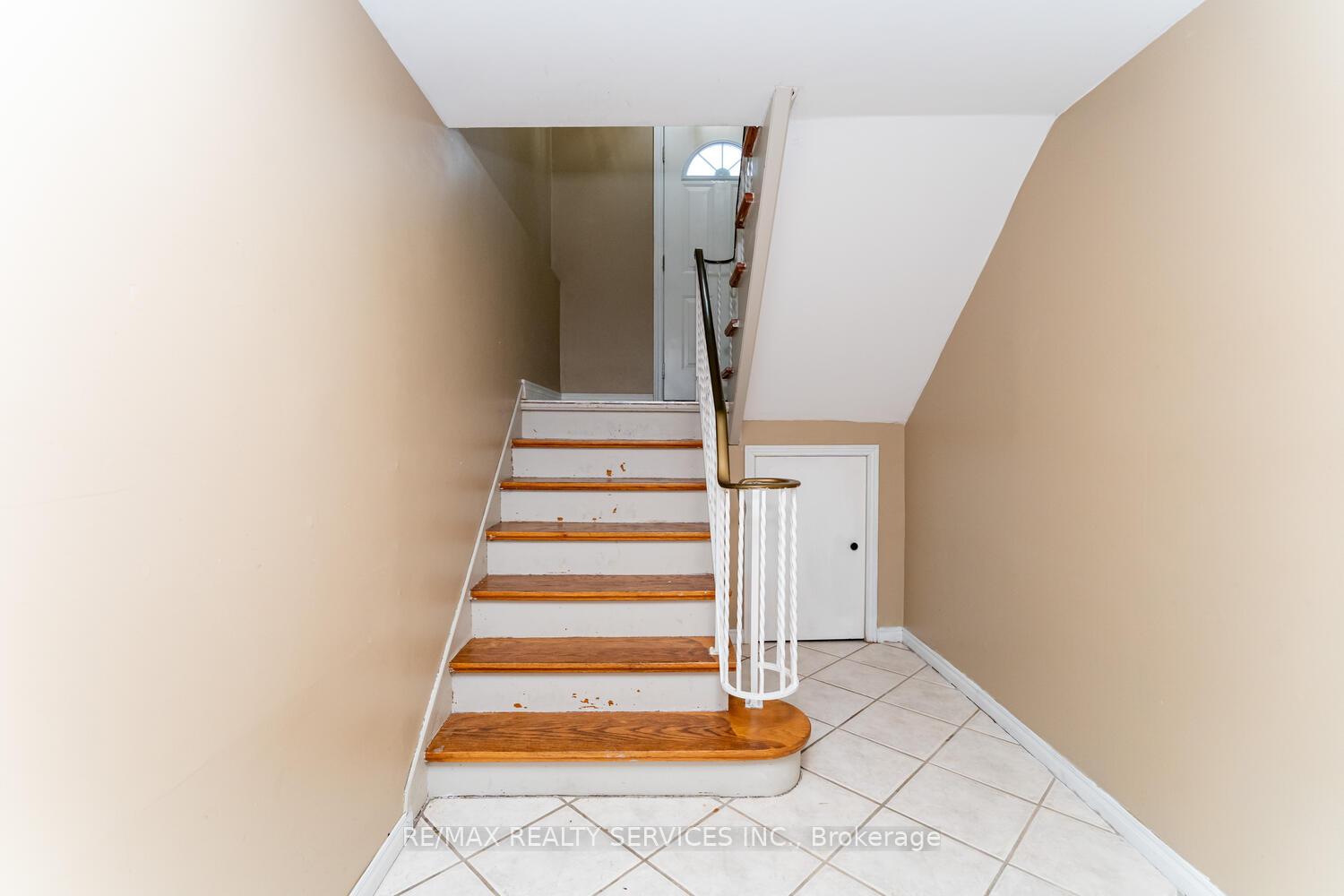 Photo 29 of 32 Obermeyer Drive, Kitchener — HOMEH