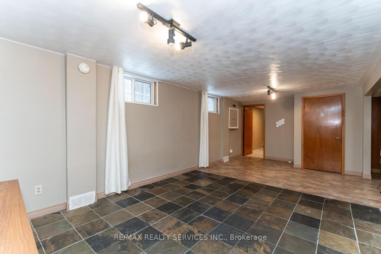 Photo 32 of 32 Obermeyer Drive, Kitchener — HOMEH