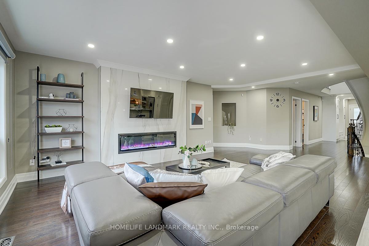 Photo 6 of 74 Webber Crescent, Markham, Unionville — HOMEH