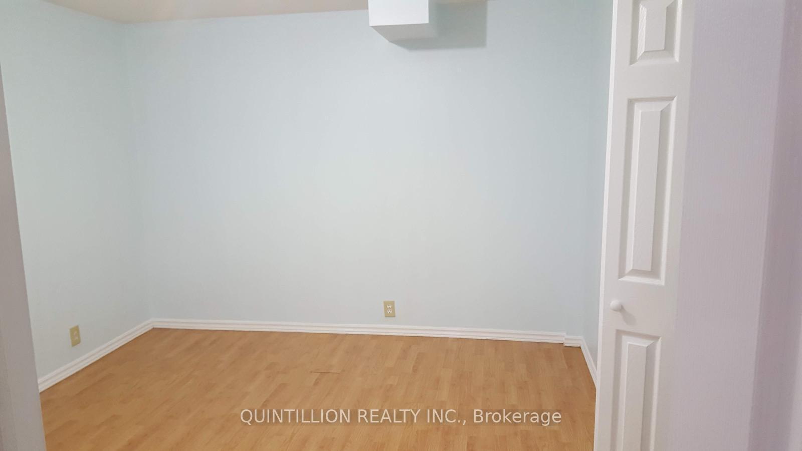 Photo 4 of 7 Stather Crescent, Markham, Milliken Mills East — HOMEH