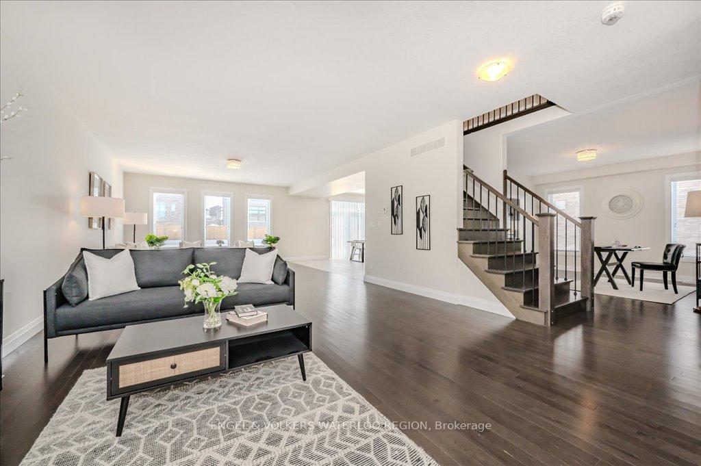 Photo 9 of 913 Redtail Court, Kitchener, Bridgeport — HOMEH