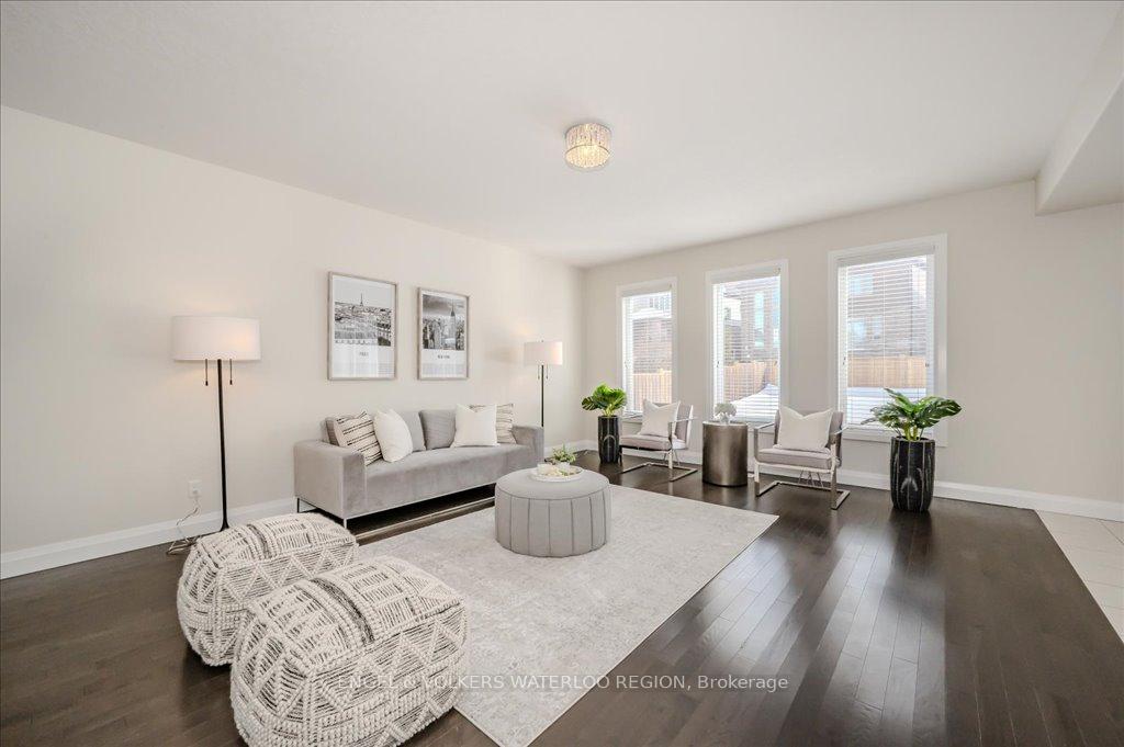 Photo 10 of 913 Redtail Court, Kitchener, Bridgeport — HOMEH