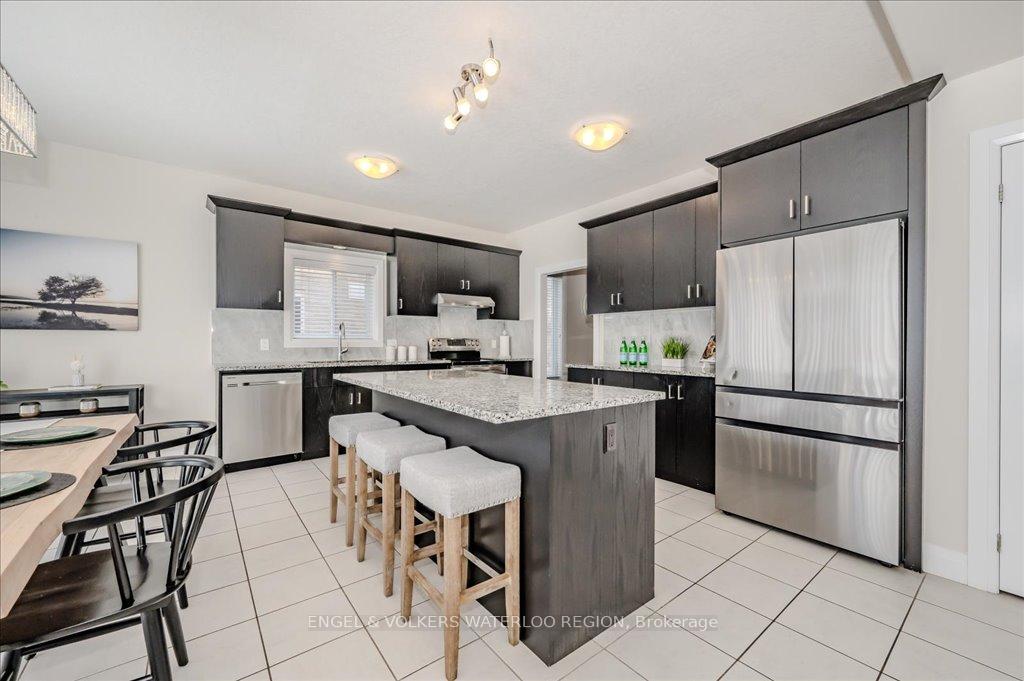 Photo 15 of 913 Redtail Court, Kitchener, Bridgeport — HOMEH